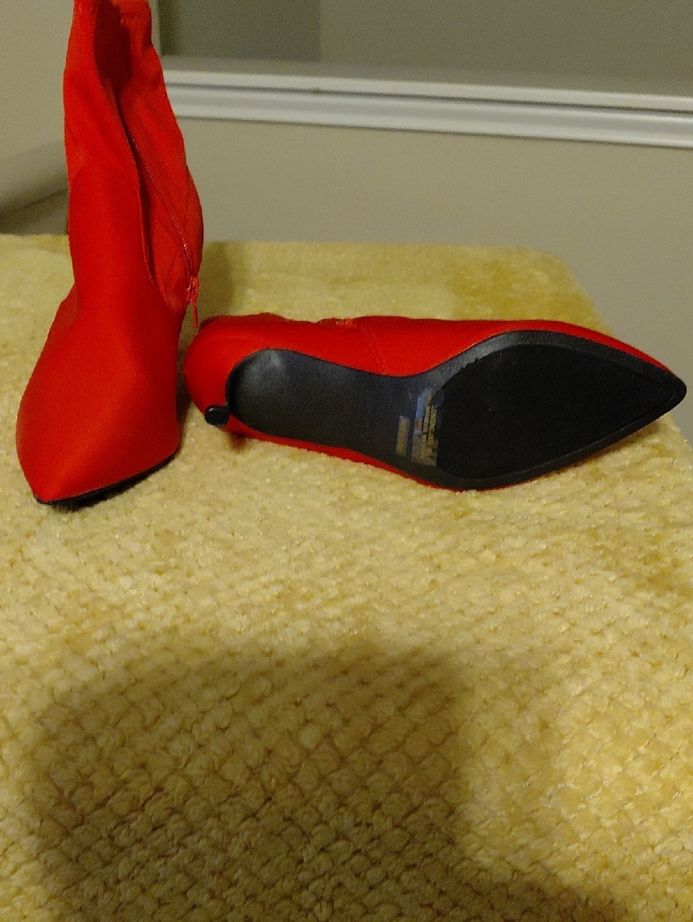 Red Pointed Toe Women's Ankle Boots - Sleek Fashion Booties. Fabric. Size 8.5